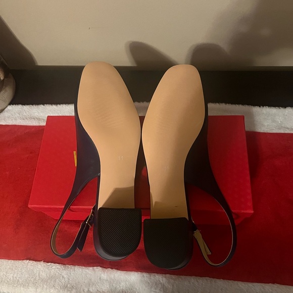 Elegant Navy Blue Slingback Block Heels - Picture 5 of 7